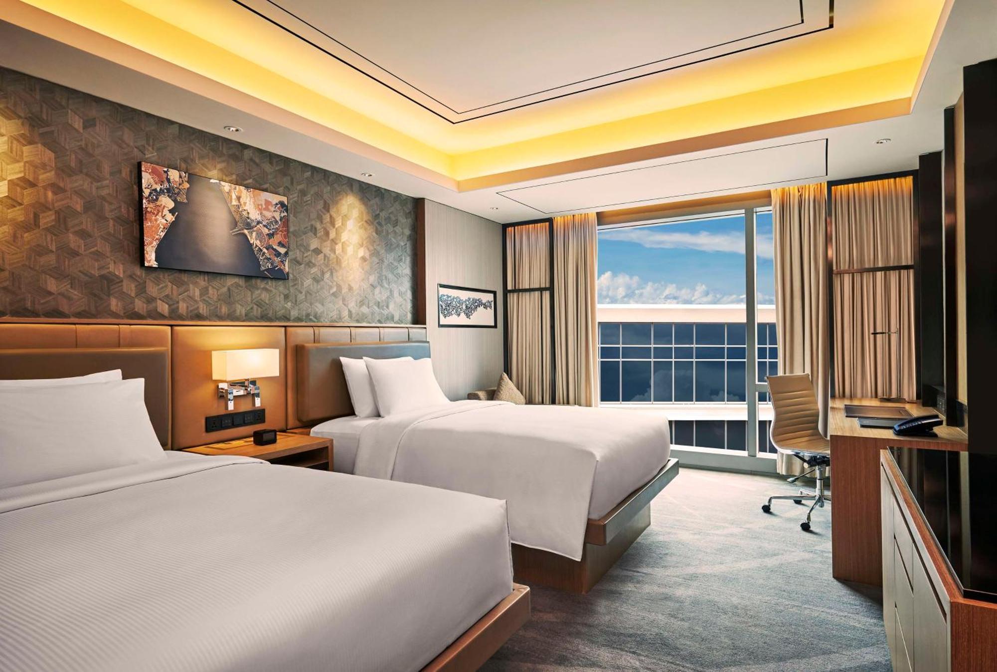 Hilton Manila Hotel Пасай Екстериор снимка
