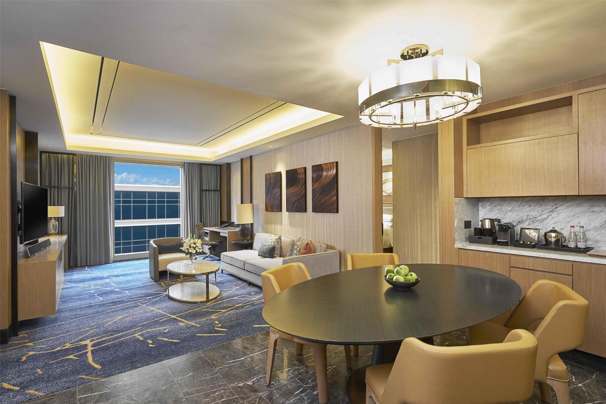 Hilton Manila Hotel Пасай Екстериор снимка